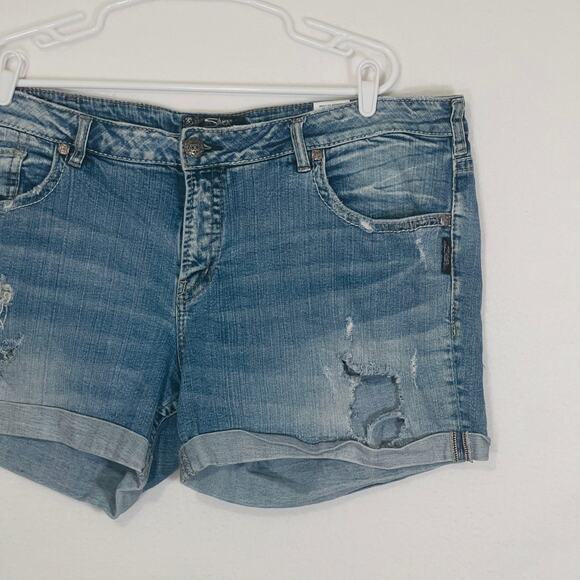 Silver Jeans Shorts Womens 22 Boyfriend Mid Rise Distressed Holes Faded Ripped - Picture 3 of 11